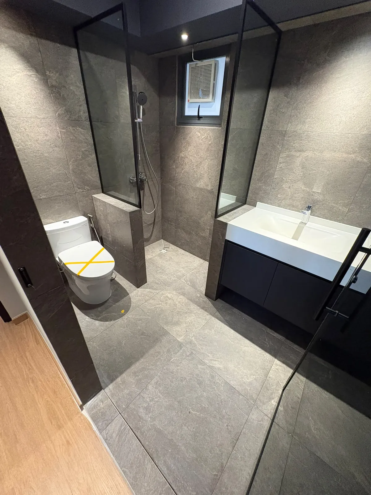 Bathroom before cleaning